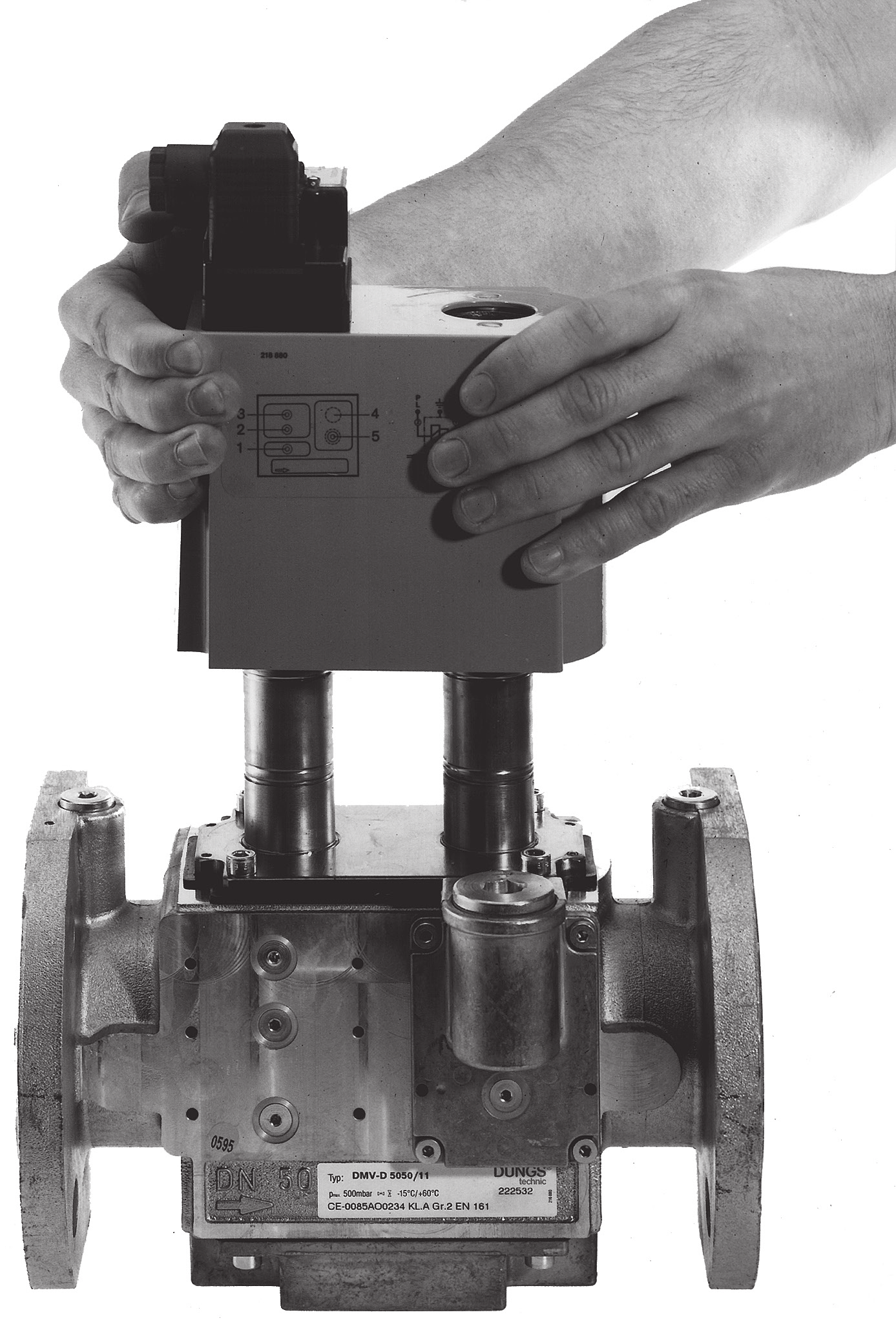 Magneetin vaihtaminen Udskiftning af magneten Magnetbyte Utskifting av magnet Mallit, joissa on magneetin kiinnityskiekko, DMV-D 5.../11, tai hydraulijarru, DMV-DLE 5.