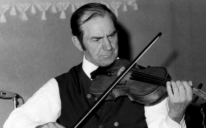 Konsta Jylhä (1910-1984). Hän sai mestaripelimannin arvon vuonna 1970 Kaustisen kansanmusiikkijuhlilla. Samana vuonna arvon saivat myös Kustaa Järvinen, Otto Hotakainen ja Tuure Niskanen.