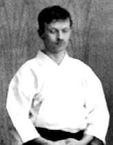 MARTIN AGBACK -SENSEI Martin Agback (iaido 6 dan), syntyi Uppsalassa v. 1966. Hän aloitti budon harjoittelunsa Ichimura-sensein opettamalla iaidolla v.