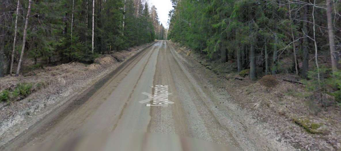 Kaapelin sijoituspaikat jyrkkäluiskaisella tiellä Metsäosuuksilla kaapelit sijoitetaan ensisijaisesti ulkoluiskan päälle,