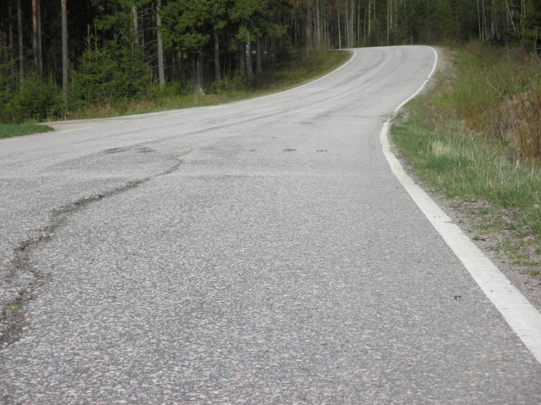 13 min ne johtuvat tien alittavista laitteista, kuten rummuista, vesijohdoista, maakivistä tai lohkareista.