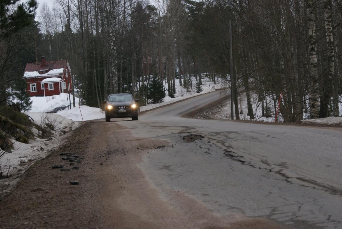 15 rioita aiheuttavat hyvinkin monet eri tekijät. Näitä ovat muun muassa maaperän nopeat muutokset routivasta maaperästä kallioksi ja tierakenteeseen jäänyt vesipesä, joka jäätyy talvella.