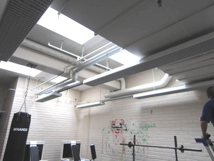 Tutkimusselostus 11 (15) 6 Sisätilat ja ilmamäärät 6.1 Yleistä Huoneiden ilmanjakoratkaisu on seinä- tai kattopuhallus.