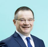 Strategia 2 Vastuullisuus 3 Hallinnointi 4 Toimintakertomus 5 Tilinpäätös Hallituksen jäsenten CV:t Neste.comissa Willem Schoeber Kirsi Sormunen Marco Wirén Tekniikan tohtori s.