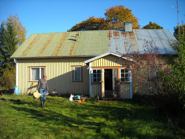 Taustaa Suunnittelukohteena on vanha talo Lunkaa/Hykkilä suunnalta Tammelasta. Rakennus on viehättävän pihapiirin korkeimmalla kohdalla vanhojen piharakennusten ja omenapuiden ympäröimänä.