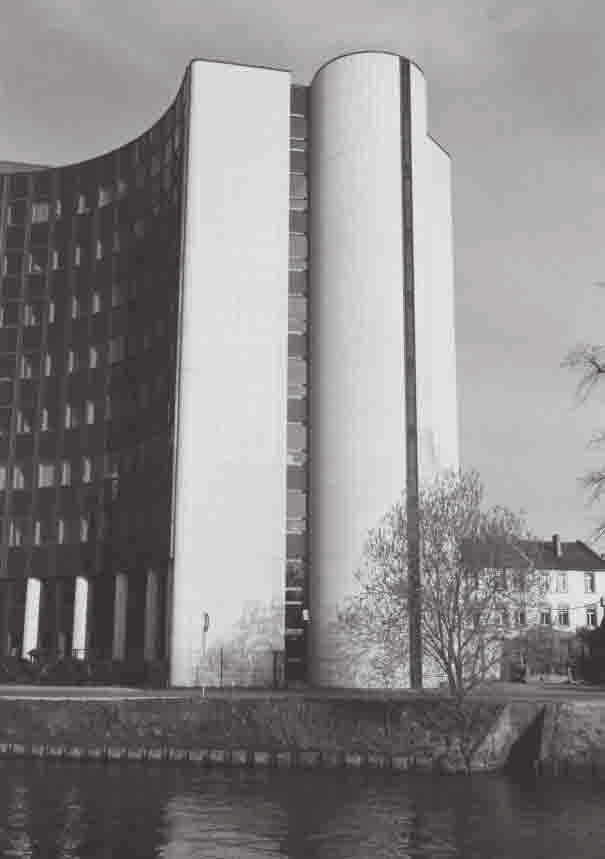 JOHDANTO 1 TIIVISTELMÄ TIIVISTELMÄ 2