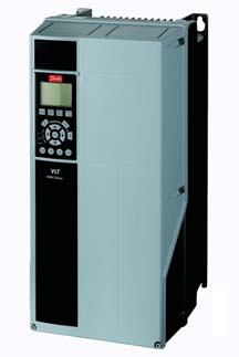 VLT AutomationDrive FC 300:n 3 Asentaminen Mekaaniset mitat, B-kotelot B1/ B2 B3 B4 3 Runkokoko B1 B2 B3 B4 5,5-7,5 kw (200-240 V) 11-15 kw (380-480/500 V) 11-15 kw (525-600 V) 11 kw (200-240 V)