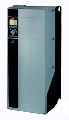 3 Asentaminen VLT AutomationDrive FC 300:n Mekaaniset mitat, C-kotelot C1/ C2 C3/ C4 3 Runkokoko C1 C2 C3 C4 15-22 kw (200-240 V) 30-45 kw (380-480/ 500 V) 30-45 kw (525-600 V) 30-37 kw (200-240 V)