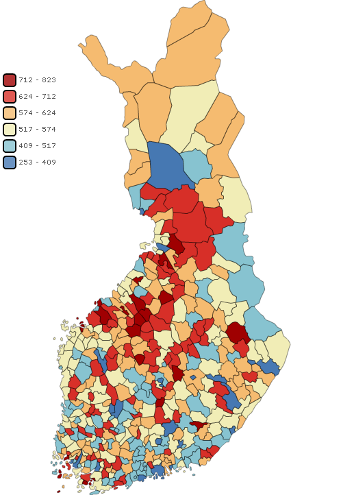 Kuva 5.2 Vasemmalla: EBLUP-menetelmällä estimoidut terveyskeskuspalveluista saadut euromääräiset etuudet vuodessa kotitaloutta kohti kuntatasolla.