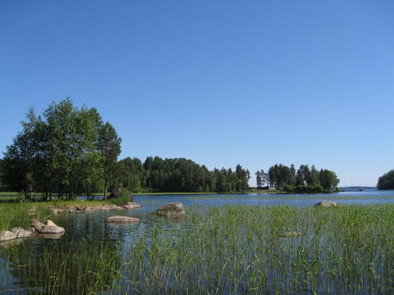 3 Etelä-Päijänteen erityispiirteitä 3.1 Pintavedet Kymijoen vesistöön kuuluva Päijänne on Saimaan jälkeen Suomen toiseksi suurin järvi.