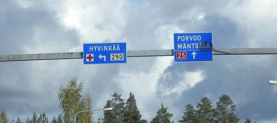 ähestyttäessä valtatietä 1 opastetaan jälleen myös Helsinkiin. Vt 3:n kohdalla Hyvinkään lisäksi opastetaan myös Porvooseen.