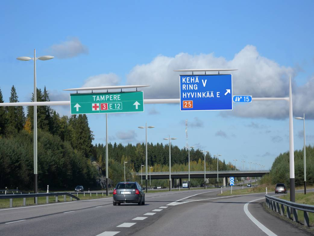 maamerkinomaisia elementtejä voidaan