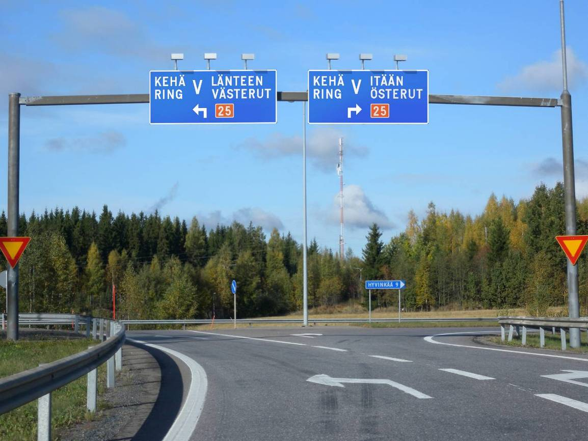 Suunnistustaulu valtatiellä 4 Kuva 30