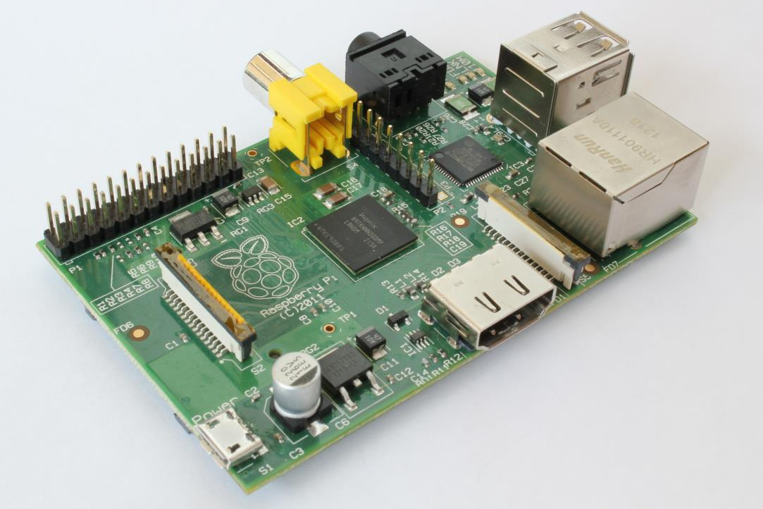 7 2 LAITTEIDEN TOIMINTA 2.1 Raspberry Pi Raspberry Pi on luottokortin kokoinen tietokone, joka käyttää linuxin käyttöjärjestelmää.