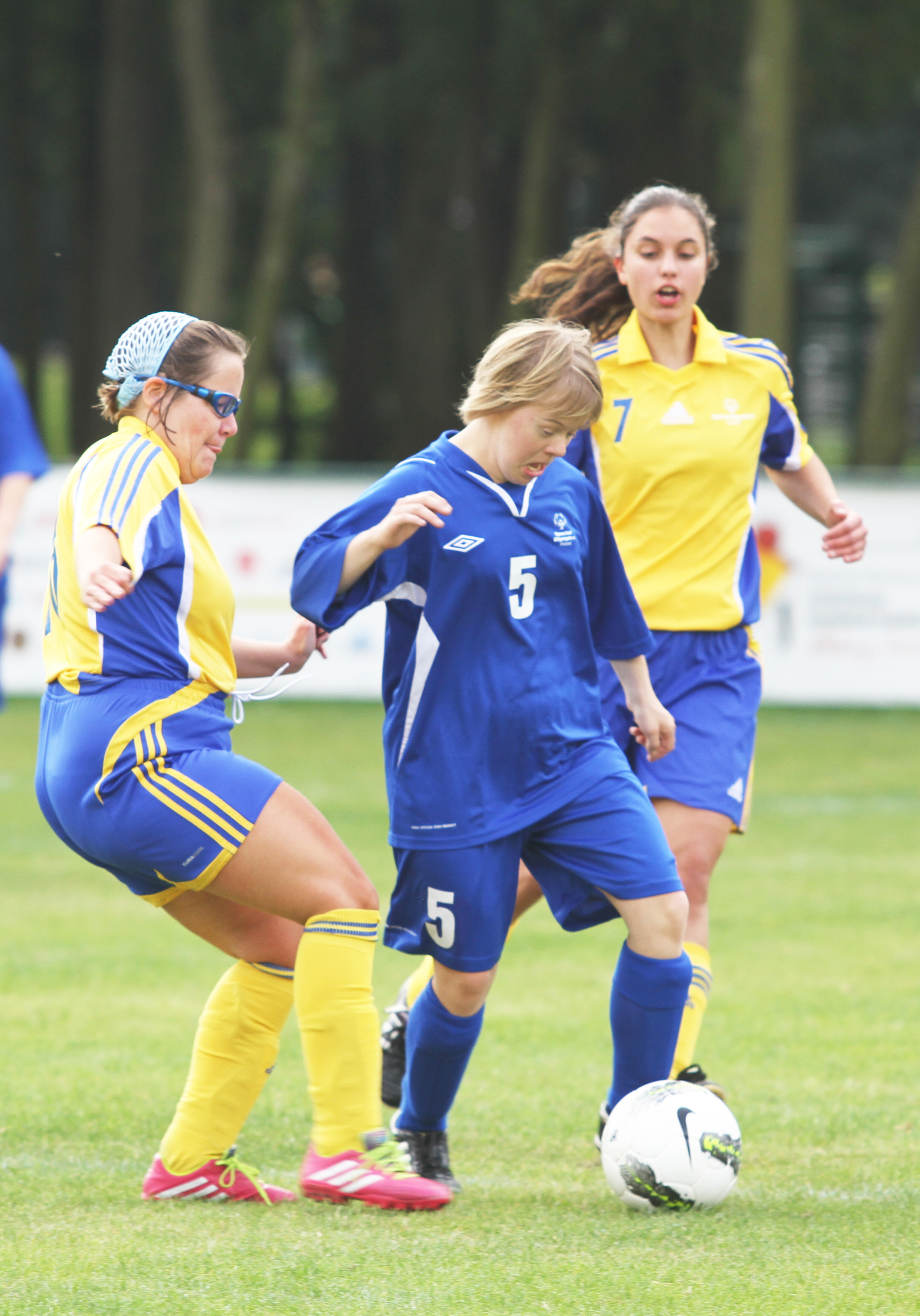 Suomesta osallistui 35 urheilijan joukkue Belgian Antwerpenissa järjestettyihin