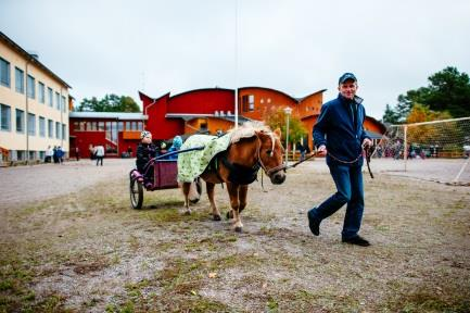 hallintokuntien rajat ylittävällä tavalla