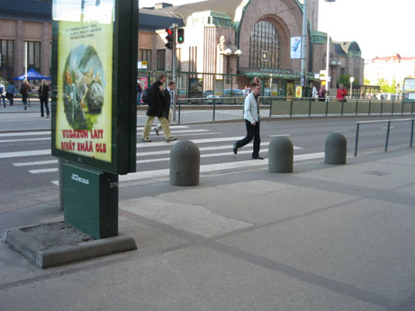 Kaivokatu Kaivokatu on yksi Helsingin liikekeskustan keskeisimmistä väylistä.