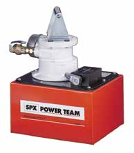 Paineilmakäyttöiset pumput P46/55-Sarja Sylinterit 150 tn kokoluokkaan asti 754-902 cm3/min, Kaksinopeus 2,2 kw ilmamoottori, käynnistyy täydelläkin kuormalla. Kaksinopeuksinen.