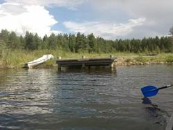 1km, jos Krouvin Campingin rantautumispaikalla poikkeaa.