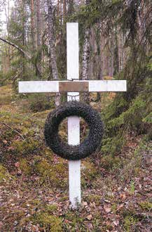 Sillä meloen ja ystäväni Hämäläisen hovin datsha-alueella asuvan Aleksandr Gribatovin kaverin moottoriveneellä etsimme lummetta löytämättä.