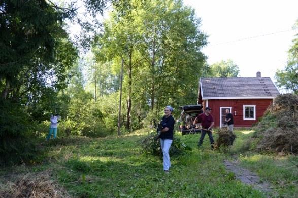 VEERA-hanke, loppuraportti 4 3. Hankkeen osapuolet ja menetelmät VEERA-hanke oli Aurajokisäätiön hallinnoima yhteishanke Paimionjoki-yhdistyksen ja Vesistöklinikka ry:n kanssa.