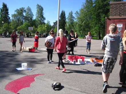 KUVATAIDE VALINNAISAINEENA Voit valita 8.- ja 9.- luokilla kuvataiteen valinnaisaineeksi. Kuvataidetta opetetaan valinnaisaineena kerran viikossa kaksoistunti (8KUV ja 9KUV 2h/ opintoviikko).