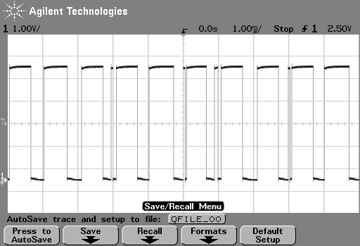 49 Kuva 30. 15 dbm, 1 khz deviaatio, 1 khz modulaationopeus ja 434,451 MHz Kuvasta 30 havaitaan pikaiset tilan vaihdot edestakaisin, jonka kohina todennäköisesti aiheuttaa.