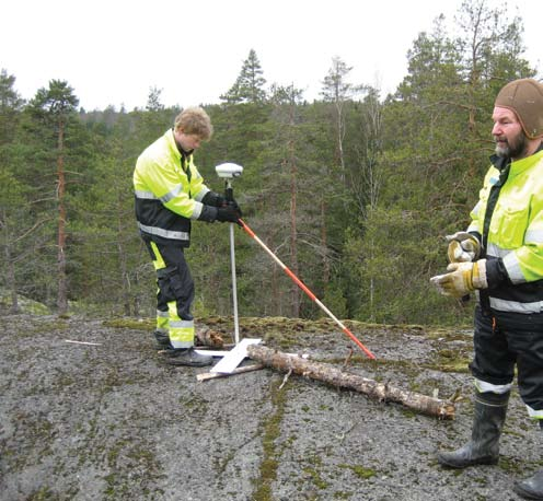 KAUPUNKIMITTAUS Stadsmätning Kaupunkimittausosasto koordinoi kaupungin paikkatietojärjestelmää ja huolehtii kaupungin kiinteistönmuodostamis- ja rekisteröintitehtävistä, osoitepäätöksistä,