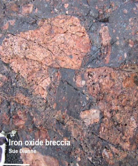 Sue Dianne, Kanada: Hematiittia Musta hematiitivaltainen juoniaines breksioi