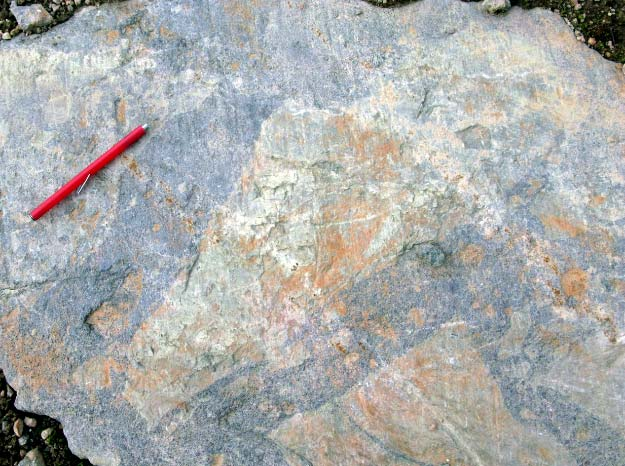 Narkken, P-Ruotsi Juonet: hematiitti + magnetiitti + epidootti Murskaleet: kvartsiutunutta vulkaniittia