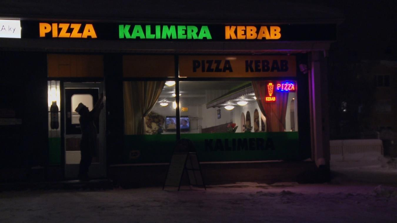 lin jo ensimmäisessä kappaleessa. 25 Sissin rakenteessa eeppisyys näkyy hyvin selkeästi.