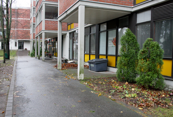 Pääraitilta nähden Kuunsäde on syrjäinen. Vaikka toiminnallisesti monipuolisen kivijalkaympäristön ylläpitäminen on tavoiteltavaa, voidaan muutoksia myös asuinkäyttöön sallia. 8.