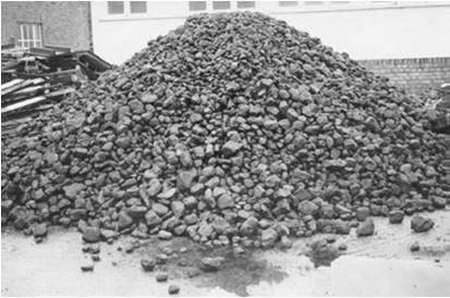 perusmateriaaleja mineraalit - esim. rauta, kupari, hiili, öljy luonto - esim.