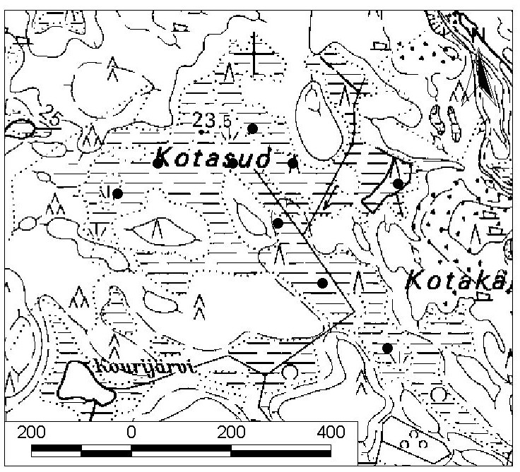 Pintaa ei vaaittu, mutta korkeuskäyrien mukaan se on noin 16 17 m mpy ja viettää loivasti etelään. Vedet laskevat Vareputaanojan kautta Perämereen. Suo on luonnontilainen.