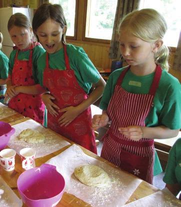 Ruokailo-osastolla oli mukana alakoululaisten Hevi-etsivä (makukoulu) ja Ruokakoulu - Matskolan, yläkoululaisten Ruokavisa, julkisen sektorin ruokapalveluyksiköiden Kouluruokadiplomi,