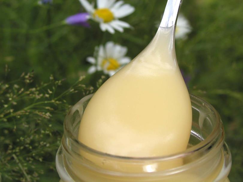Beekeepers should cotrol the size or sugar crystal in packed honey Seeding produces finrly chrystalized honey