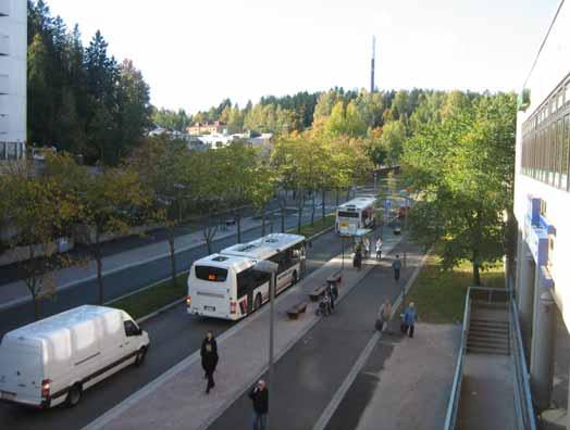 Joukkoliikenne Vuonna 29 Espoossa sijaitsevilta bussipysäkeiltä noustiin noin 121 kertaa arkivuorokaudessa. Määrä pieneni edellisvuodesta 5 1 nousulla, eli 4 %.