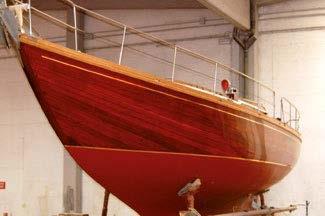 PUUN SUOJAUS Puuta on käytetty veneiden rakentamiseen antiikin päivistä nykyaikaan. Puu antaa usein perinteisen tuulahduksen veneeseen, kun siinä on esim.
