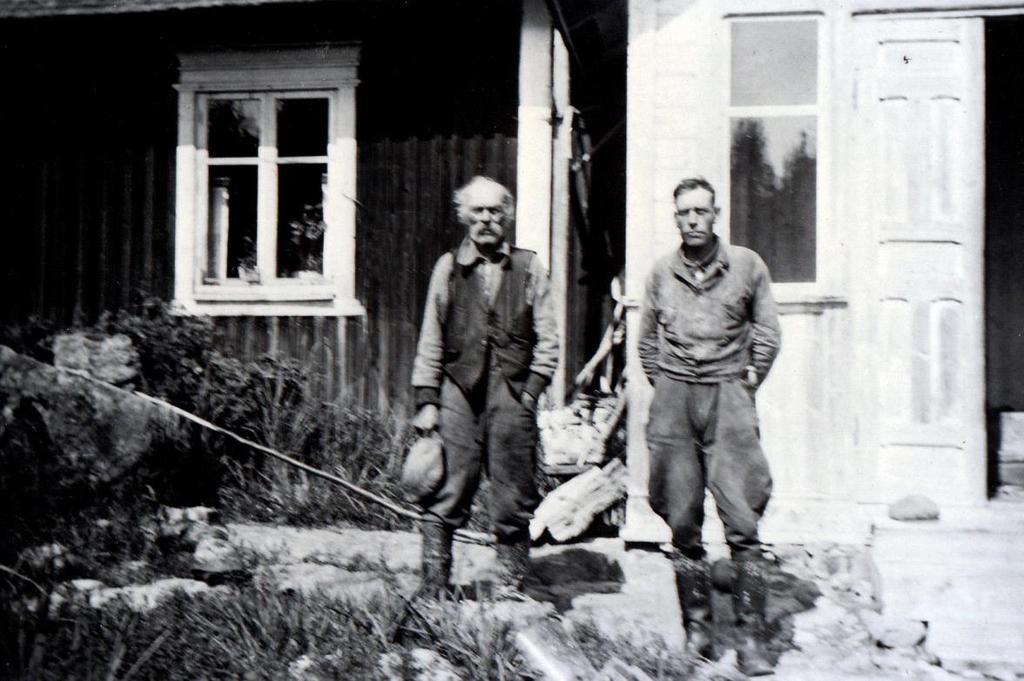 19 Allan Mäkelä alako tekee vetokoneen rullia, se teki kaikennäkösiä äijälle, ne oli lujia, niinko tuon hikivintelin, tuon kolmijalka. En tie mistä hän sitte romurautaa hommas.