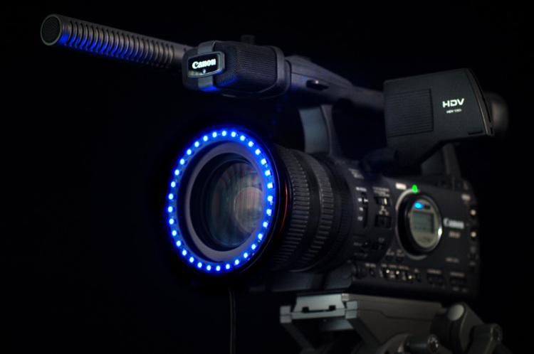 17 KUVA 10. Chromatte-järjestelmässä käytettävä LED-valorengas (HD LED-Based chromakey systems now available 2010) 3.