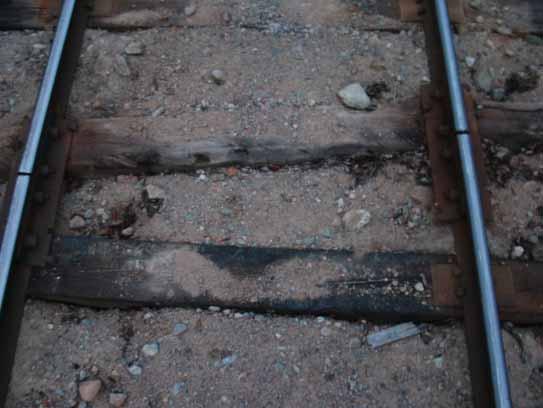 Kuva 8. Bild 8. Figure 8. Kiskojen vaelluksen seurauksena jatkosten paikat olivat eri kohdissa. Till följd av rälsvandring befann sig skarvarna på olika platser.