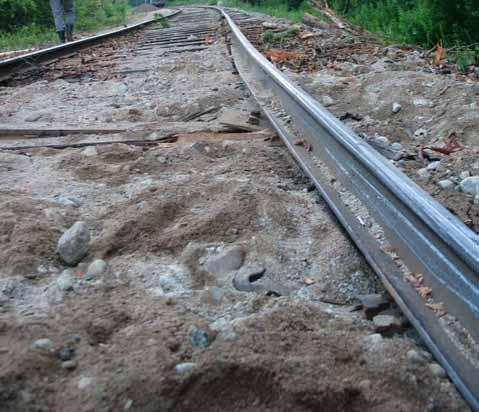 2. Radan tarkastuksessa 23.04.2007 oli todettu Parantalan kaaressa ulkokaarteessa pengervajetta kilometrivälillä 438+700 439+000. 3. Suistumiskohta ratakilometrillä 438+925 sijaitsi 12.6.