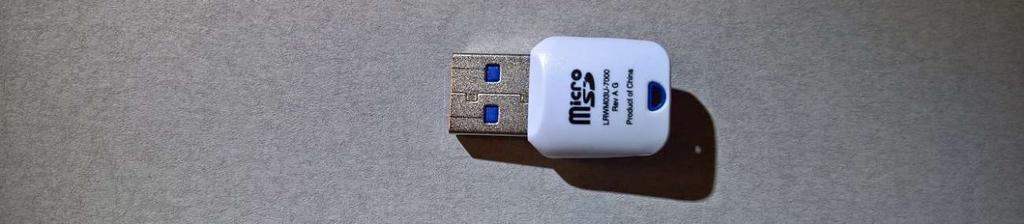 SanDisk UHS-II muistikorttilukija alta. Kuva 3.