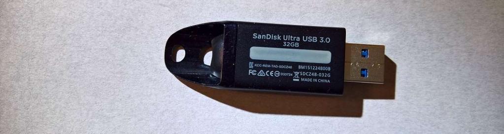 SanDisk USB muistista päältäpäin