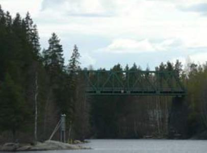 6 Erityisalueet ja muut erityismerkinnät Yleiskaavassa on osoitettu meluntorjuntatarve valta/kantatien varrelle suojaamaan asuinalueita sekä suojaviheralue, jolla on tarkoitus säilyttää puustoa ja