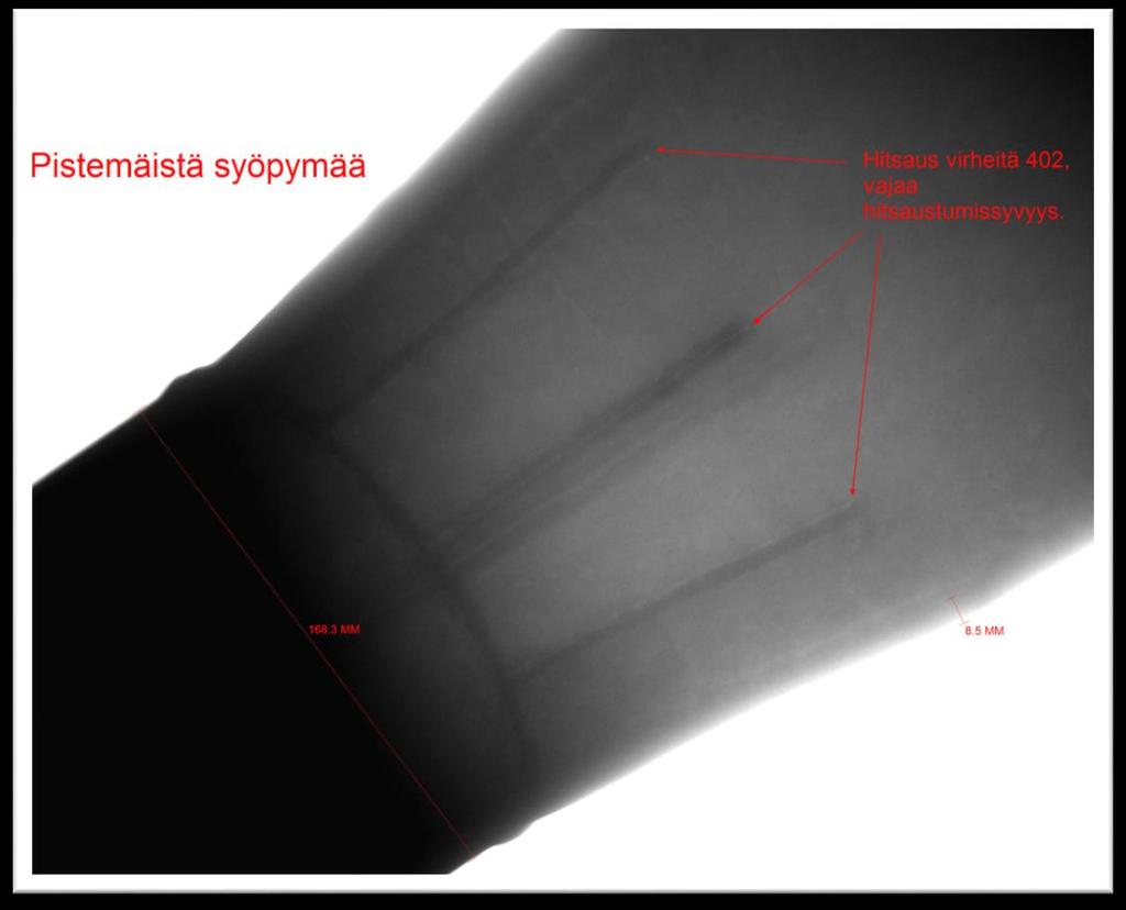 33 5.5.1 Radiograafinen kuvaus Kuvassa 9 näkyy sprinklerikeskuksessa sijaitsevan syöttöputken osa, joka näkyy myös kuvassa 3. Tässä putken osassa havaittiin pistemäistä syöpymää.