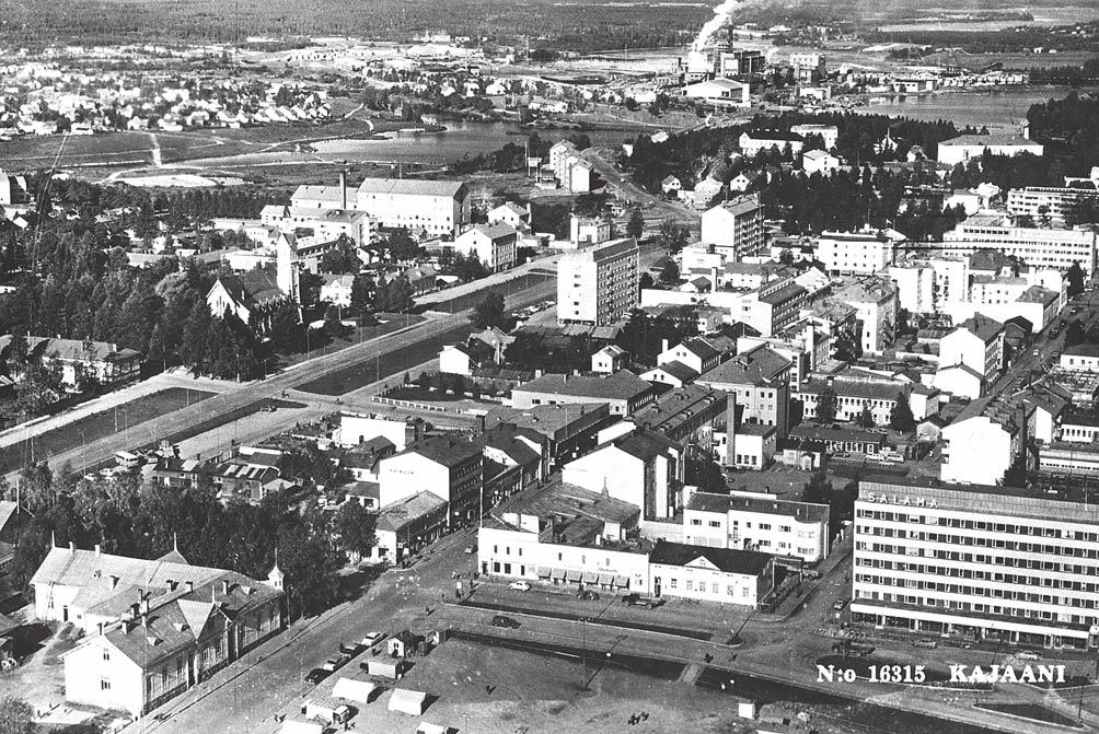 Kajaanin keskustaa 1960-luvulla, Veljekset Karhumäki postikortti.