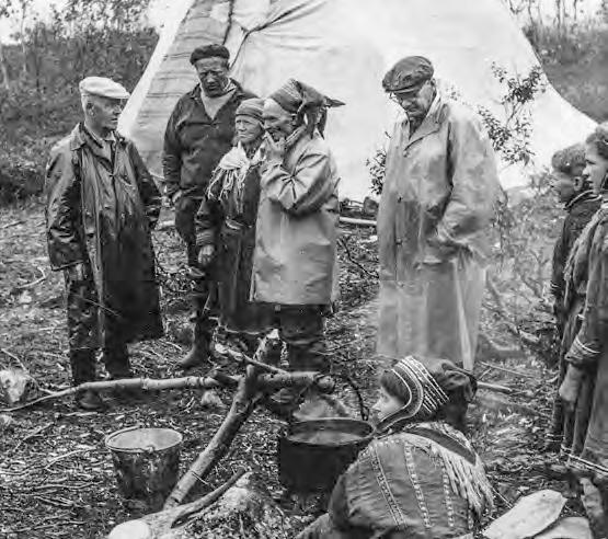 hiillostettavaksi ja keitettäväksi. Pelkästään Kekkonen sai Toskal-järvestä 107 rautua. Seurue yritti ampua ahmankin, mutta helposti kätkä katosi pusikoihin luodeilta pakoon.