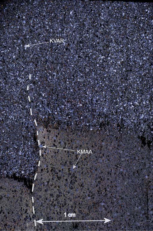 GEOLOGIAN TUTKIMUSKESKUS 59/2014 4 Kuva 2. Ohuthiekuvat yhdellä (vasen) ja kahdella (oikea) nikolilla reiän N5342012R14 metagrauvakasta syvyydeltä 35,20 m.