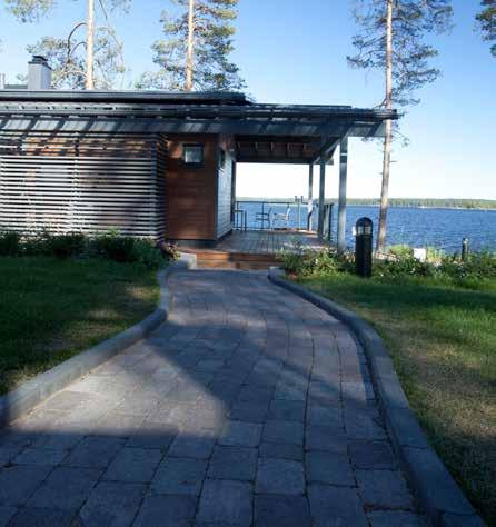 REUNUSTA PIHAPOLUT JA ANNA PIHASI ILMEELLE RYHTI Pihakiveyksen viimeistely reunakivillä kiinnittää kiveyksen paikoilleen ja antaa kiveyk selle viimeistellyn ulkonäön.